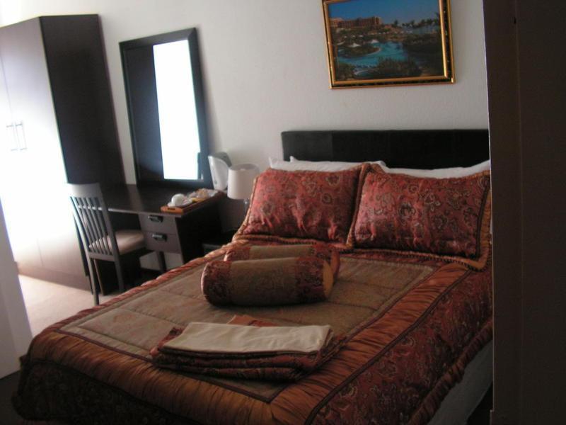Moshitametsi Guesthouse Kempton Park Bagian luar foto
