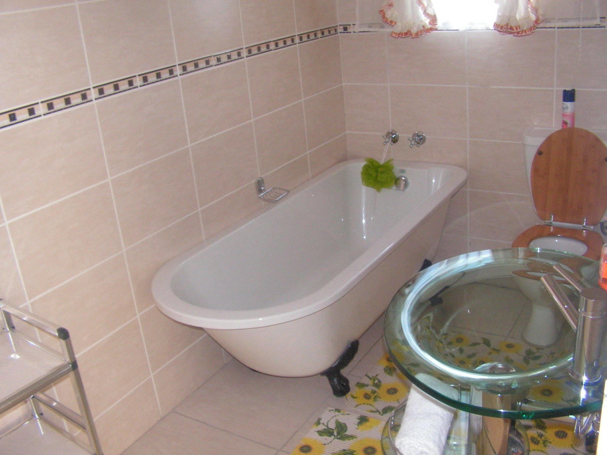 Moshitametsi Guesthouse Kempton Park Bagian luar foto